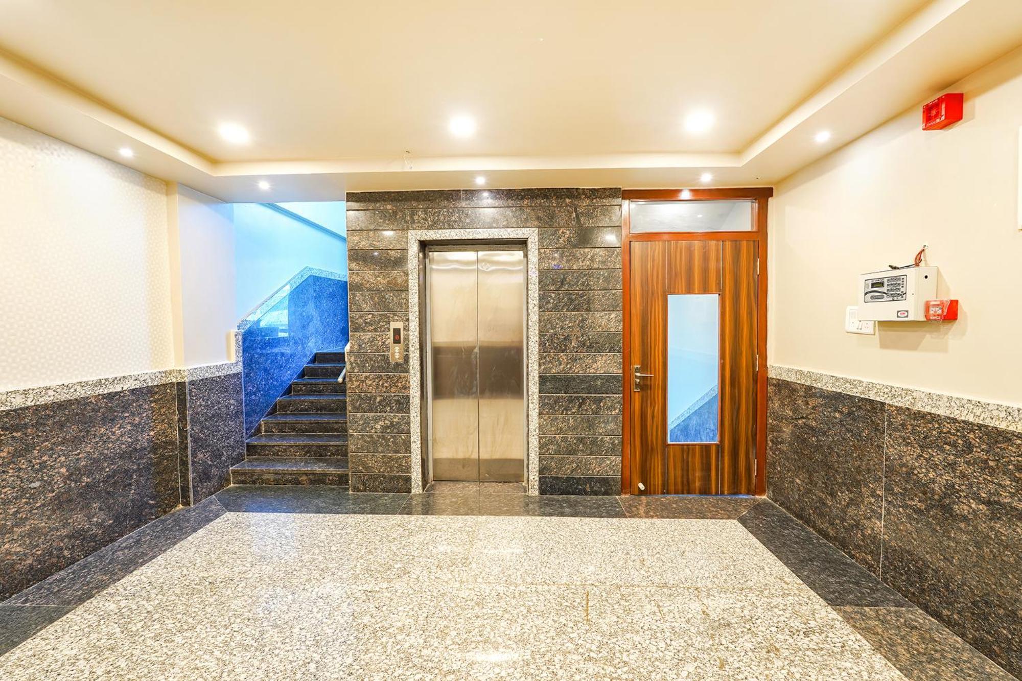 Fabhotel Grand Falcon Bangalore Exteriör bild
