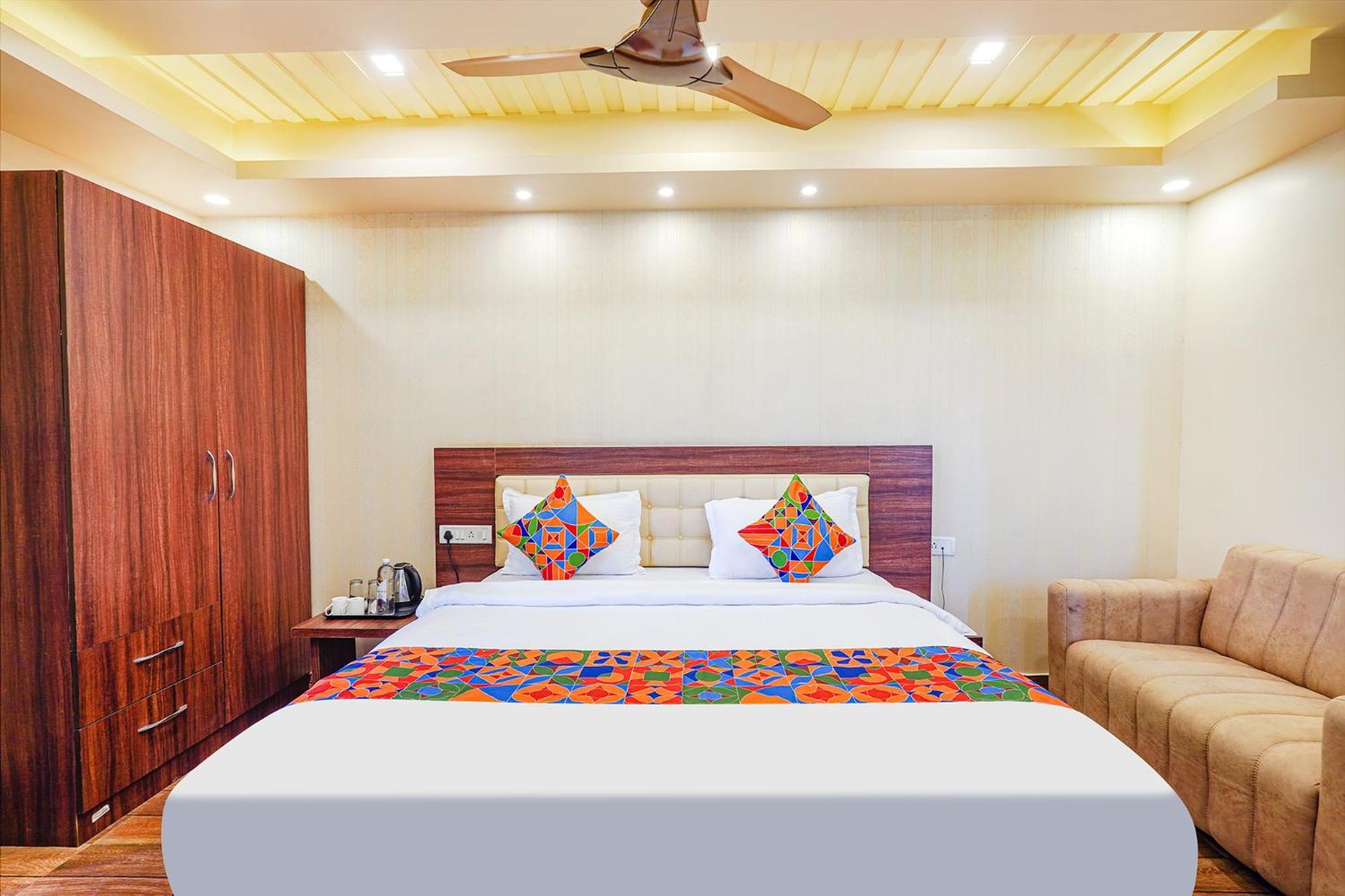 Fabhotel Grand Falcon Bangalore Exteriör bild