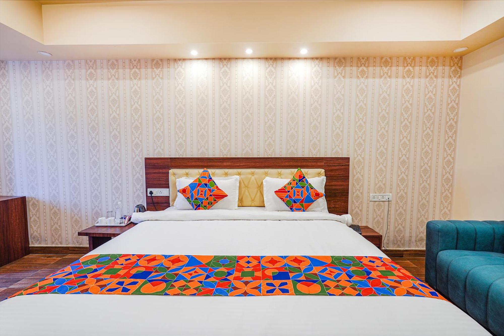 Fabhotel Grand Falcon Bangalore Exteriör bild
